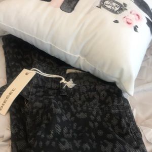 Diesel black and grey leopard jegging